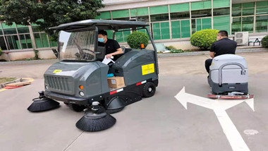 驾驶式洗地机的准确使用要领和规范？？？(手推式洗地机的准确使用要领)