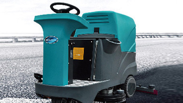 智能洗地，，，，，清洁升级——驾驶式洗地机的刷新之路